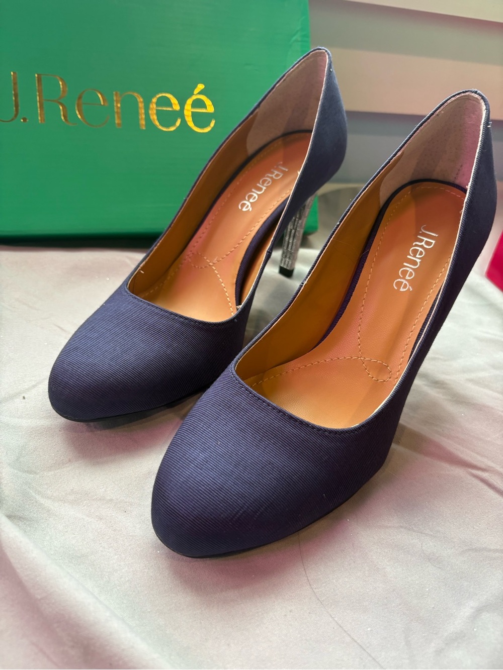 J.Renee Navy High Heel Pumps 9 never worn unique